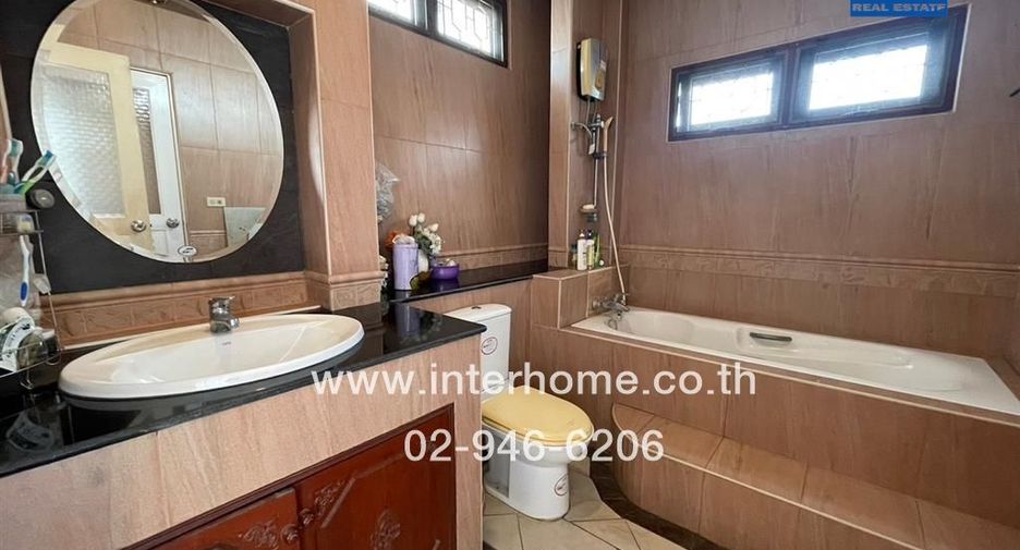 For sale 4 bed house in Pak Kret, Nonthaburi