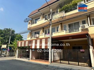 For sale 4 bed townhouse in Mueang Nonthaburi, Nonthaburi
