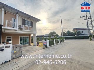 For sale 4 bed townhouse in Mueang Samut Sakhon, Samut Sakhon