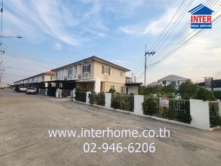 For sale 4 bed townhouse in Mueang Samut Sakhon, Samut Sakhon