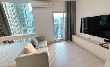 Condo en alquiler de 2 habitaciones en Huai Khwang, Bangkok