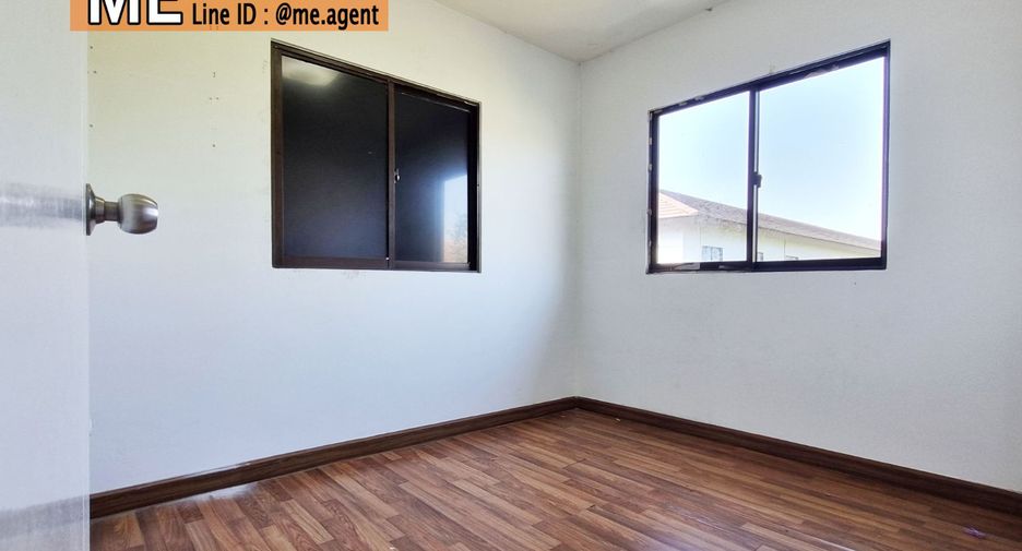 For sale 3 bedrooms townhouse in Suan Luang, Bangkok