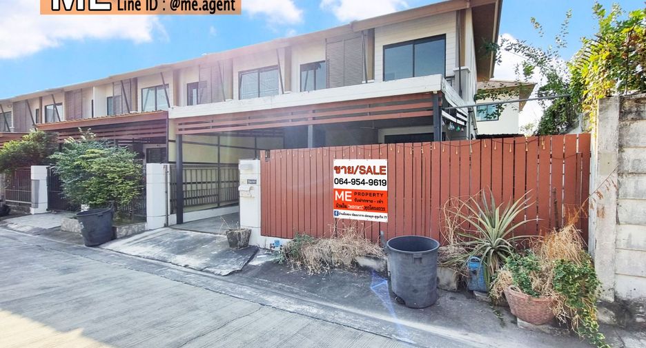 For sale 3 bedrooms townhouse in Suan Luang, Bangkok
