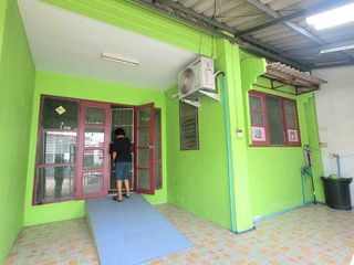 For sale 2 bed townhouse in Mueang Phitsanulok, Phitsanulok