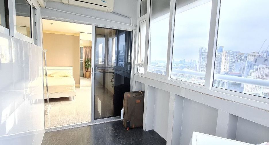 À vendre 2 chambres condo à Khlong Toei, Bangkok