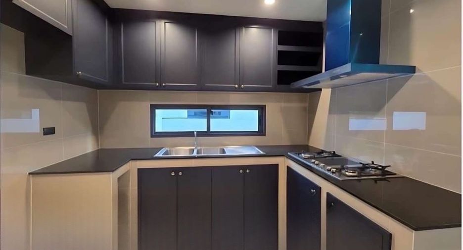 For sale 5 ベッドルーム house in Bang Phli, Samut Prakan
