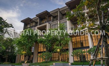 Casa en alquiler de 4 habitaciones en Watthana, Bangkok