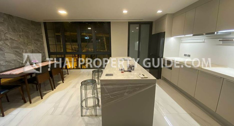 Haus zur Miete mit 4 Zimmer in Watthana, Bangkok