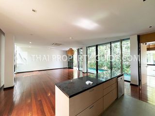 For rent 3 Beds house in Khlong Toei, Bangkok