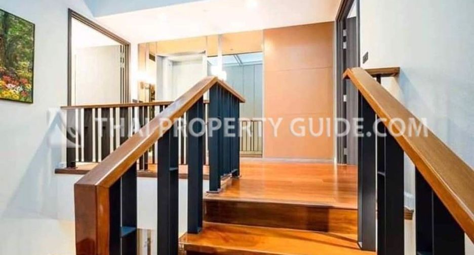 For rent 4 bedrooms house in Watthana, Bangkok