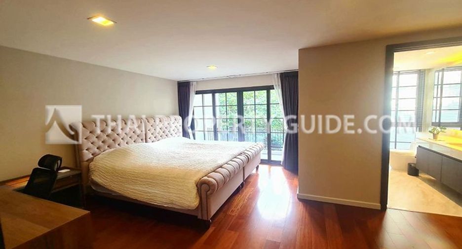 Haus zur Miete mit 4 Zimmer in Watthana, Bangkok