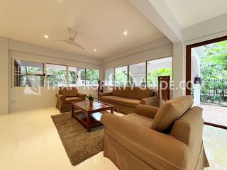 For rent 4 bed house in Huai Khwang, Bangkok