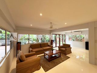For rent 4 bed house in Huai Khwang, Bangkok