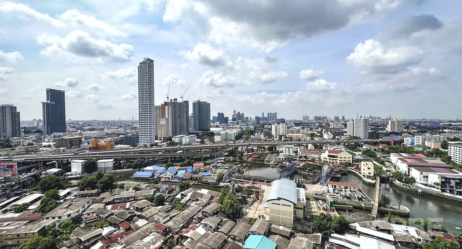 For sale 2 bedrooms condo in Khlong Toei, Bangkok