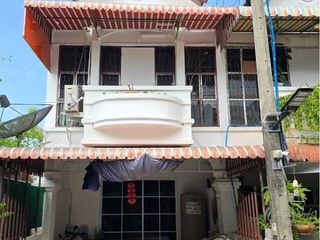 For sale 2 bed townhouse in Mueang Phitsanulok, Phitsanulok