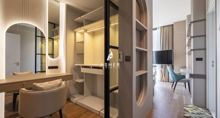 For rent 2 bedrooms condo in Pathum Wan, Bangkok