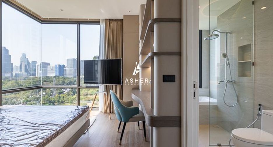 For rent 2 bedrooms condo in Pathum Wan, Bangkok