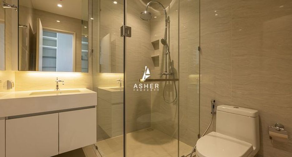 For rent 2 bedrooms condo in Pathum Wan, Bangkok