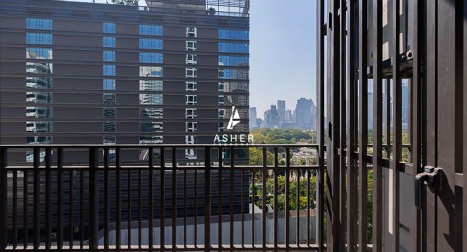 For rent 2 bedrooms condo in Pathum Wan, Bangkok