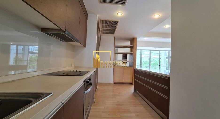For rent 3 bedrooms apartment in Khlong Toei, Bangkok