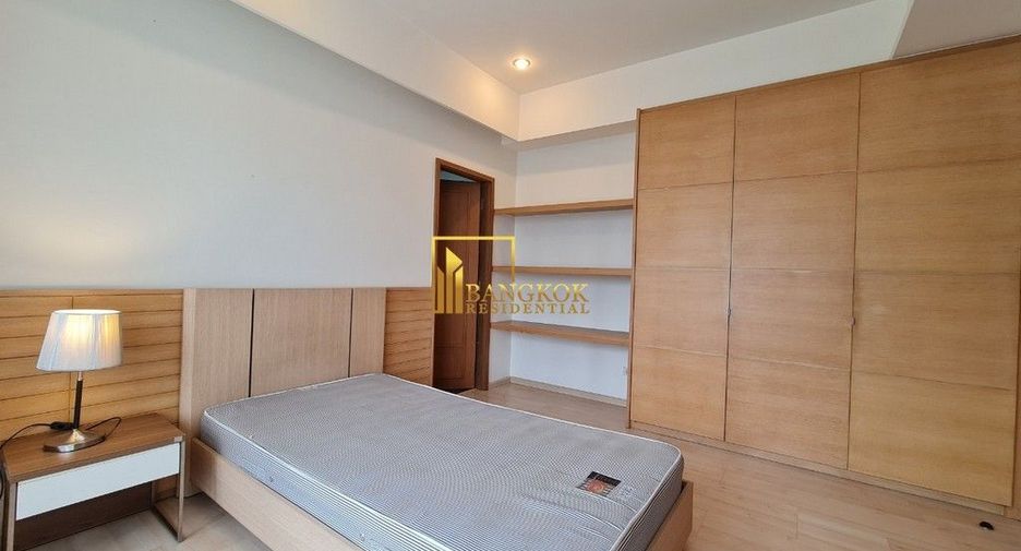 For rent 3 bedrooms apartment in Khlong Toei, Bangkok