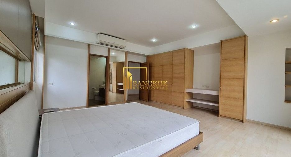 For rent 3 bedrooms apartment in Khlong Toei, Bangkok