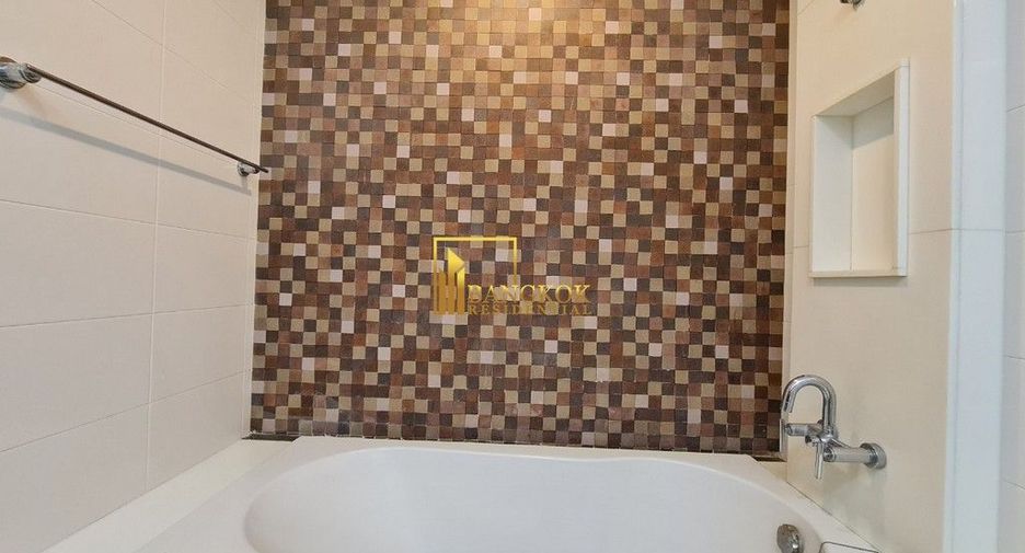 For rent 3 bedrooms apartment in Khlong Toei, Bangkok