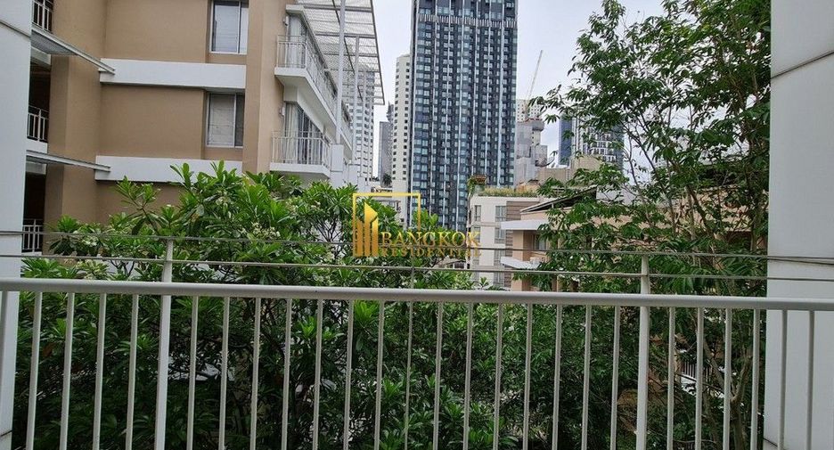 For rent 3 bedrooms apartment in Khlong Toei, Bangkok