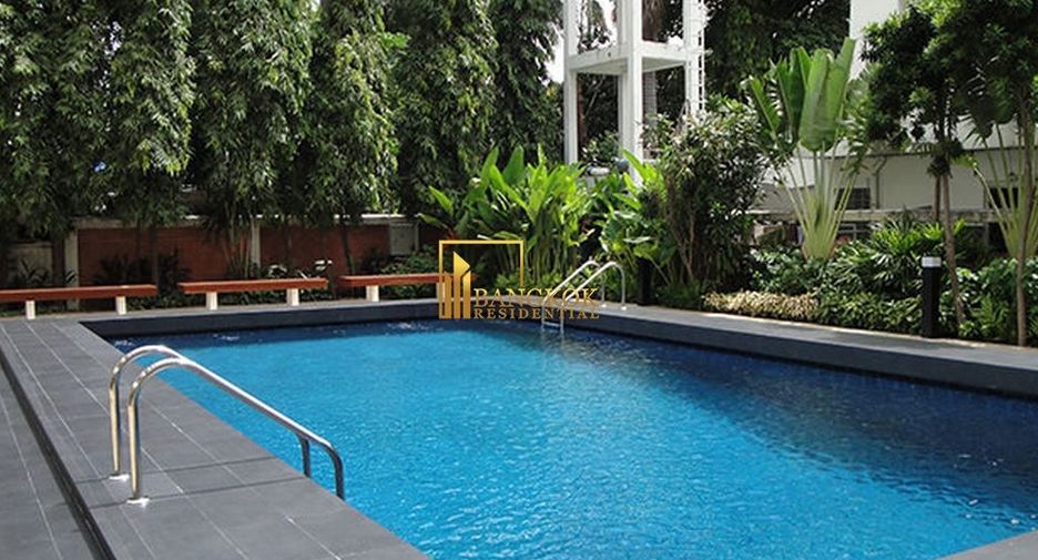 For rent 3 bedrooms apartment in Khlong Toei, Bangkok