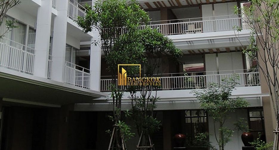 For rent 3 bedrooms apartment in Khlong Toei, Bangkok