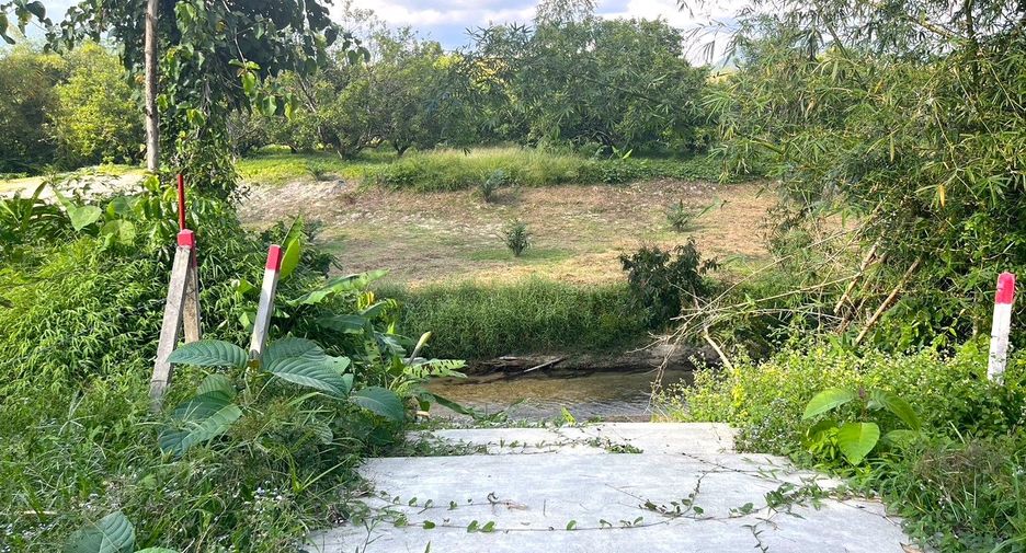 Terreno en venta en Thai Mueang, Phang Nga