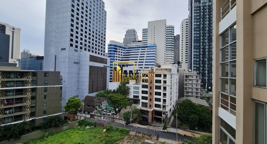 For rent 2 bedrooms condo in Khlong Toei, Bangkok