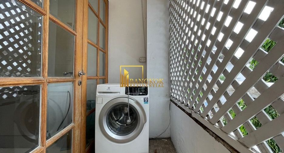 For rent 2 bedrooms apartment in Yan Nawa, Bangkok
