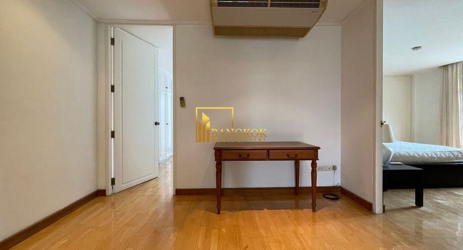 For rent 2 bedrooms apartment in Yan Nawa, Bangkok