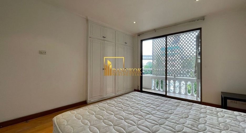 For rent 2 bedrooms apartment in Yan Nawa, Bangkok