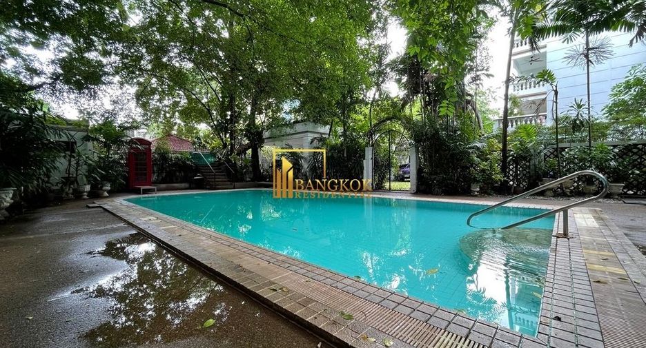 For rent 2 bedrooms apartment in Yan Nawa, Bangkok