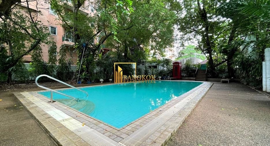 For rent 2 bedrooms apartment in Yan Nawa, Bangkok