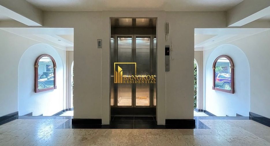 For rent 2 bedrooms apartment in Yan Nawa, Bangkok