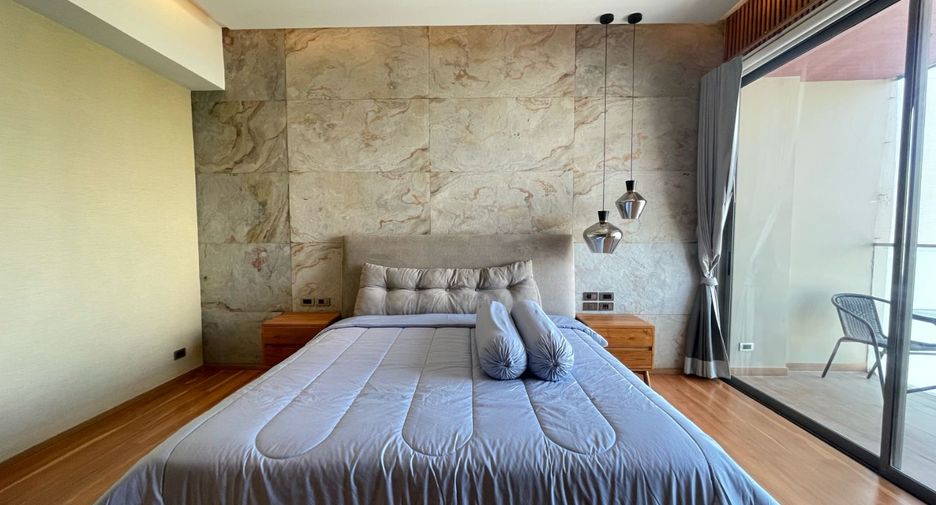 For rent and for sale 4 bedrooms condo in Watthana, Bangkok
