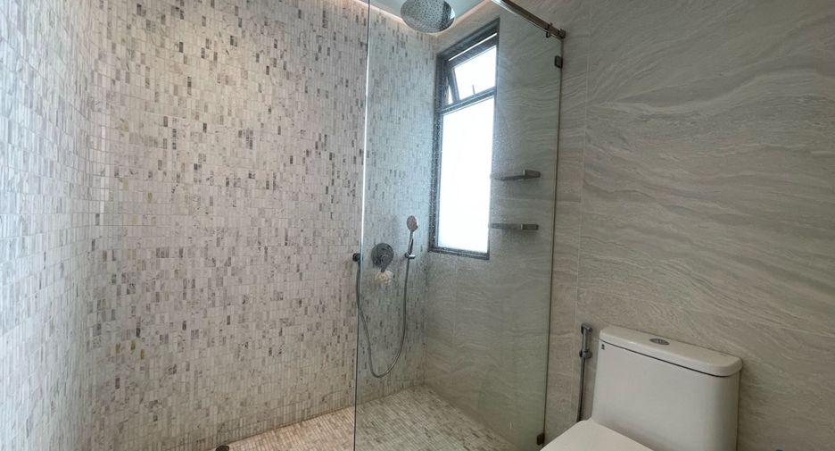 For rent and for sale 4 bedrooms condo in Watthana, Bangkok