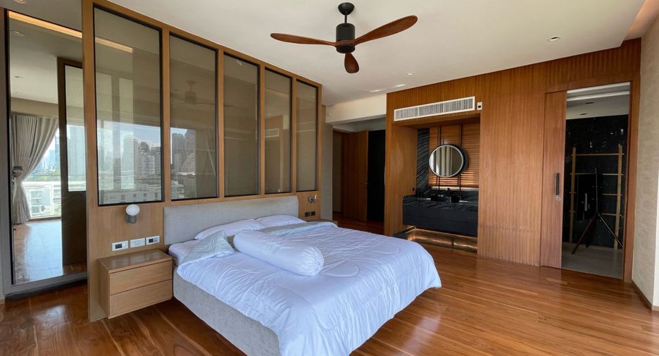 For rent and for sale 4 bedrooms condo in Watthana, Bangkok