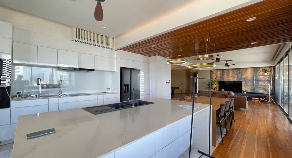 For rent and for sale 4 bedrooms condo in Watthana, Bangkok