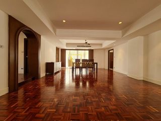 For rent 3 bedrooms apartment in Watthana, Bangkok