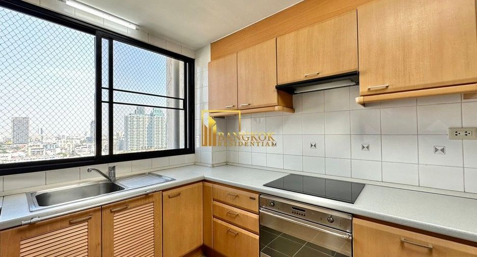 À louer 4 chambres appartement à Watthana, Bangkok