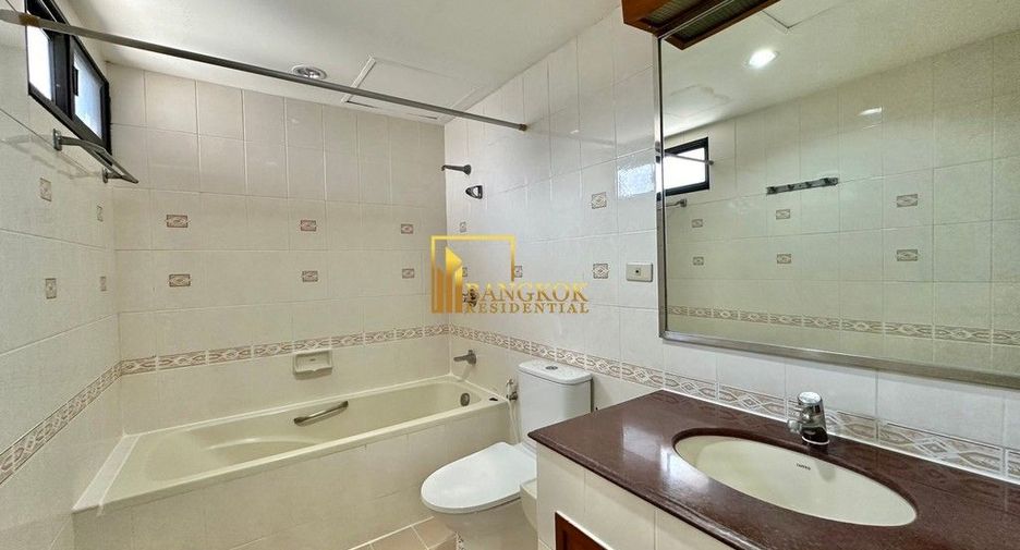 À louer 4 chambres appartement à Watthana, Bangkok