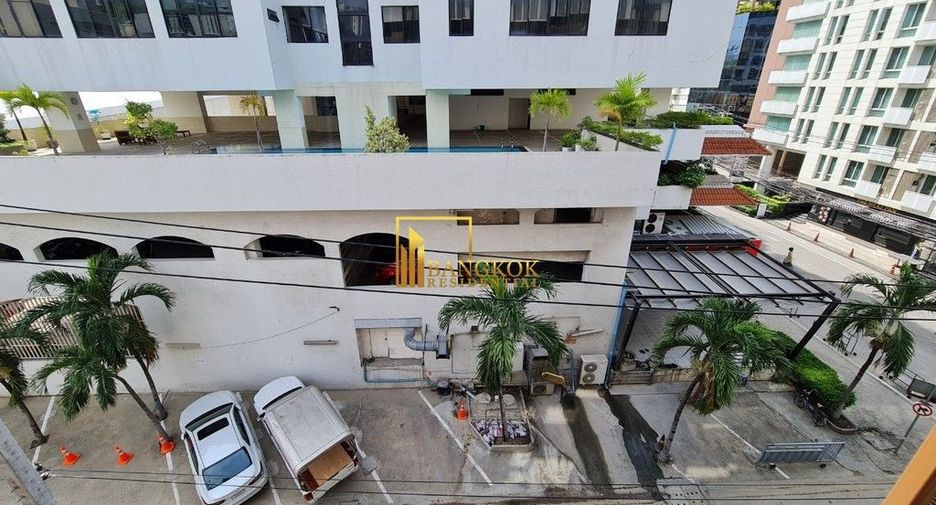 For rent 2 bedrooms apartment in Watthana, Bangkok