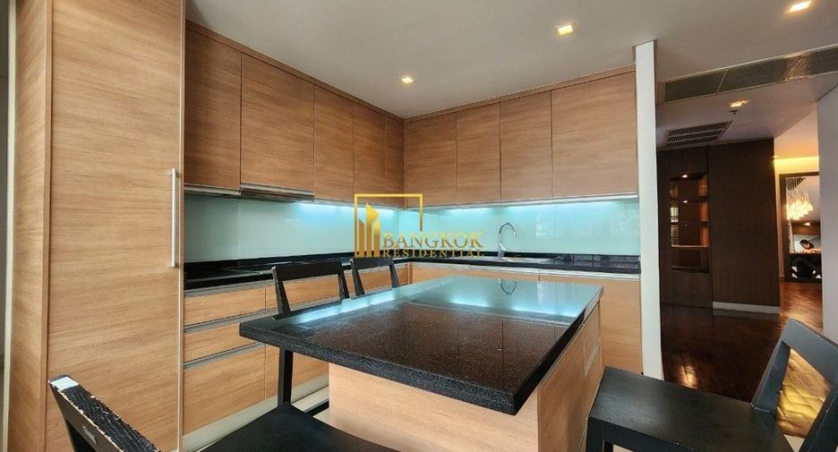 For rent 3 Beds apartment in Khlong Toei, Bangkok