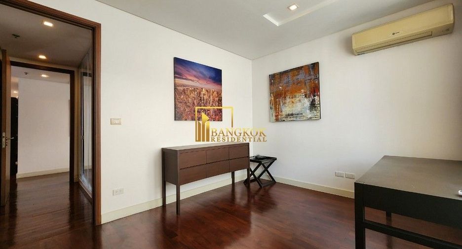 For rent 3 Beds apartment in Khlong Toei, Bangkok
