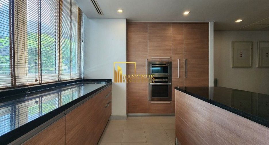 For rent 3 Beds apartment in Khlong Toei, Bangkok