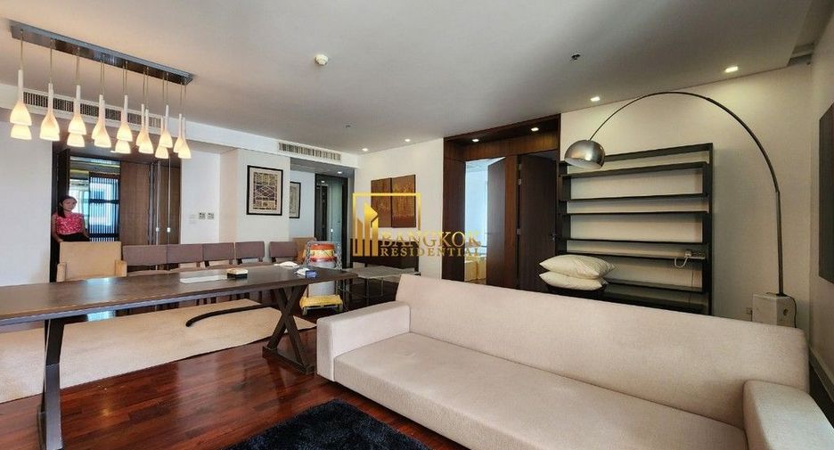 For rent 3 Beds apartment in Khlong Toei, Bangkok